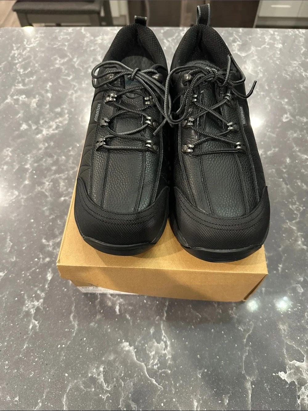 OrthoFeet Men's Black Lace-Up Orthopedic Sneakers size 9.5 Wide